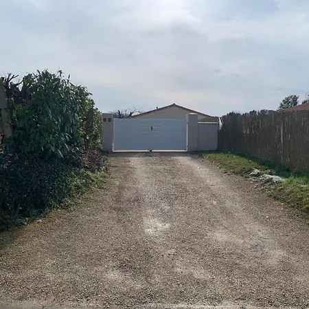 Neuf, A 12mn Du Futuroscope, 9 Personnes-le Coquelicot