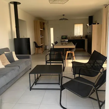 Holiday home Neuf, A 12mn Du Futuroscope, A La Campagne-le Coquelicot Saint-Leger la Pallu