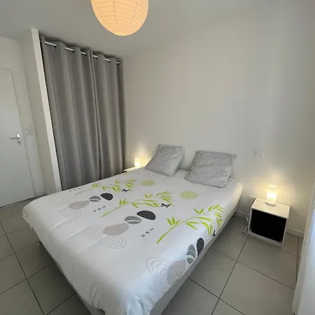 Neuf, A 12mn Du Futuroscope, 9 Personnes-le Coquelicot *