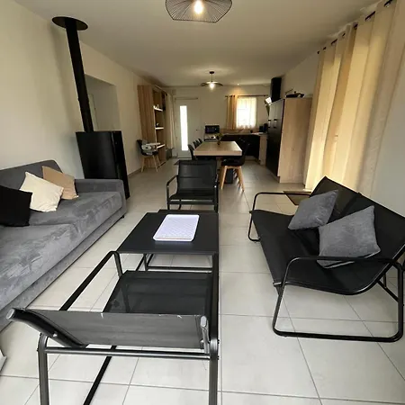 Дом отдыха Neuf, A 12mn Du Futuroscope, 9 Personnes-le Coquelicot *